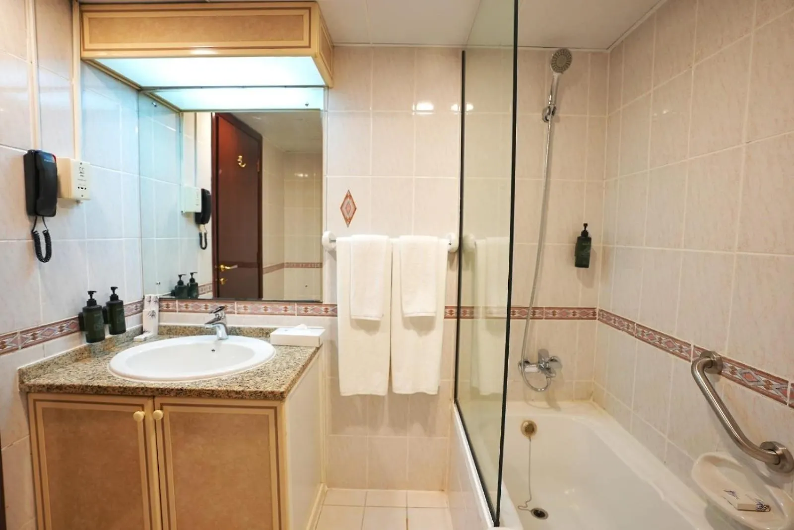 Imperiaa By Crossway - Aparthotel Dubai 3*,