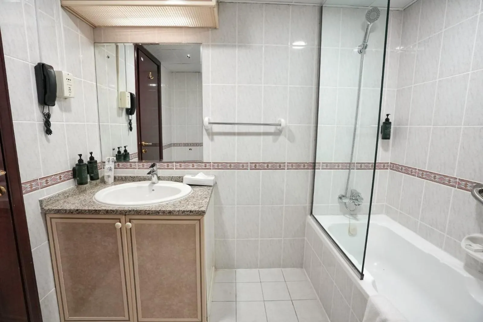 Imperiaa By Crossway - Aparthotel Dubai 3*,  United Arab Emirates
